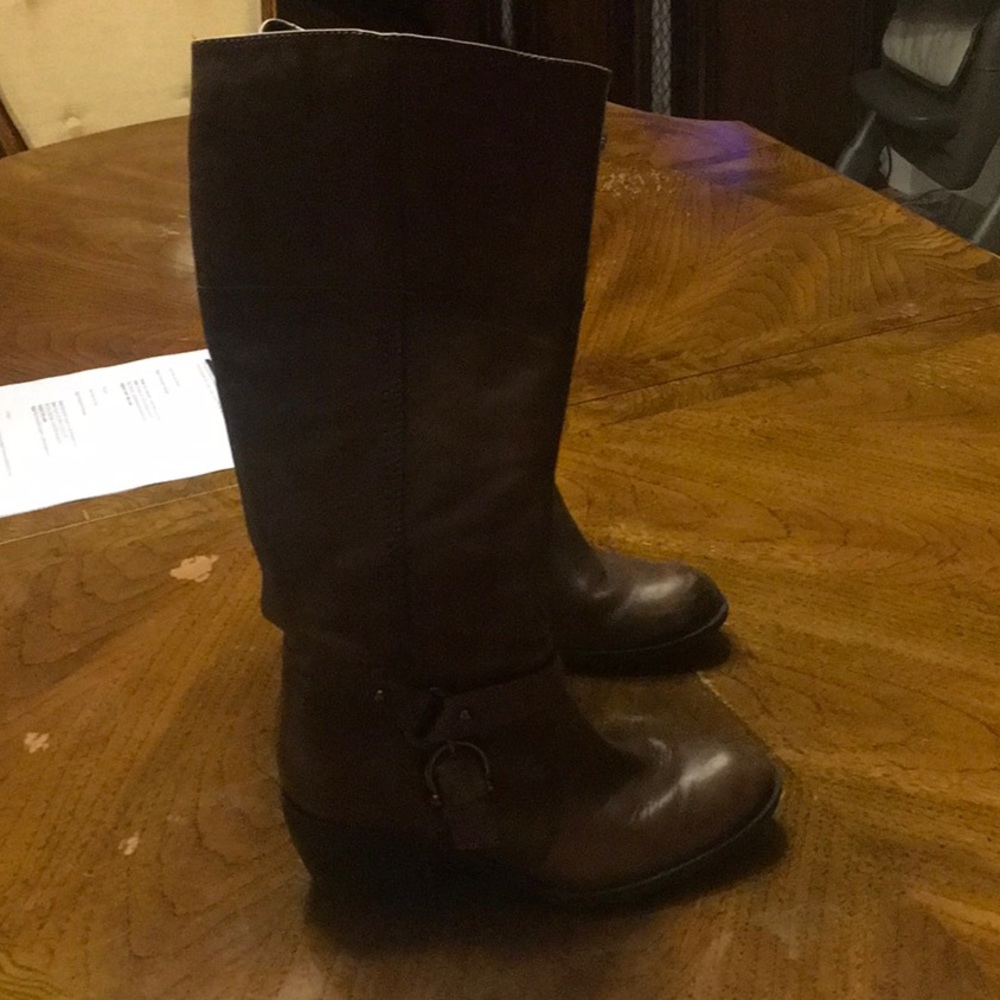 Women’s leather winter boots